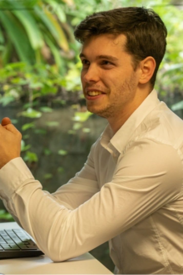Alta direccio╠un · Formación ejecutiva · Galicia · ef Business School · Galicia