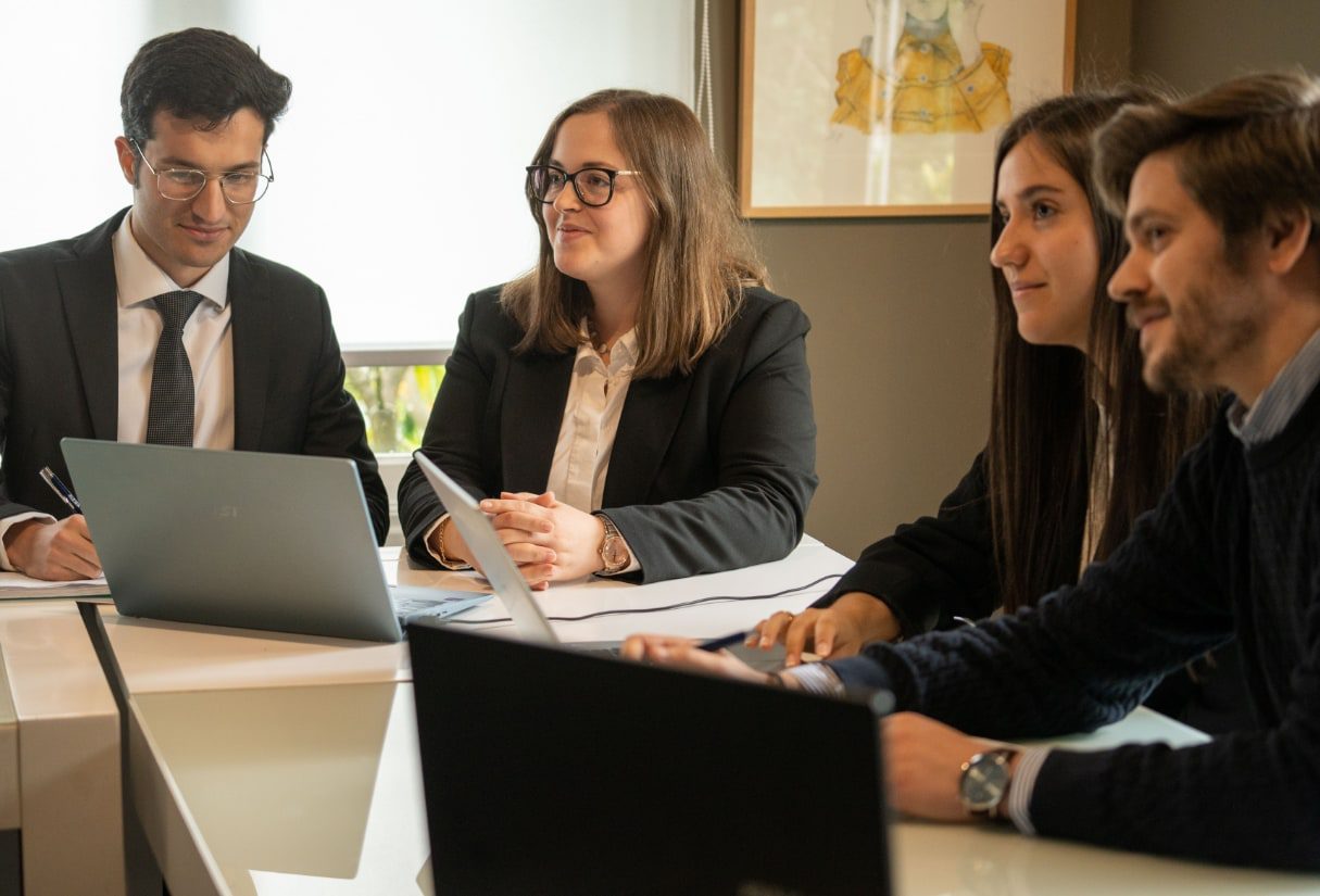 Fiscalidad empresarial y planificacio╠un patrimonial privilegios · Formación ejecutiva · Galicia · ef Business School · Ga...