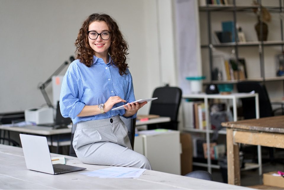Mesa de trabajo – · ef Business School · Oleiros A Coruña