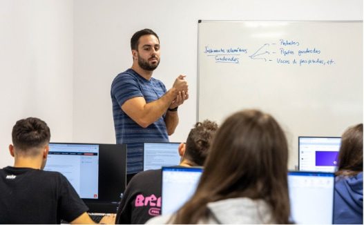 Ciclo superior en laboratorio clinico y biomedico practicas personalizadas mobile · FP Laboratorio Clínico Biomédico · A C...