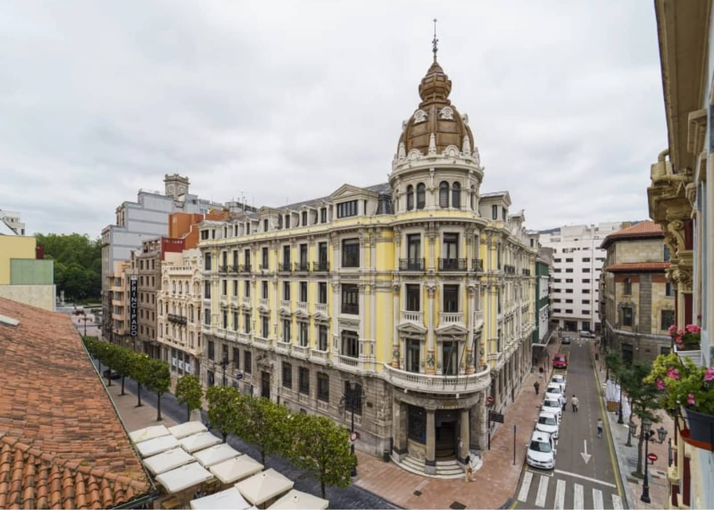 Home 4 4@2x · ef Business School · Oleiros A Coruña