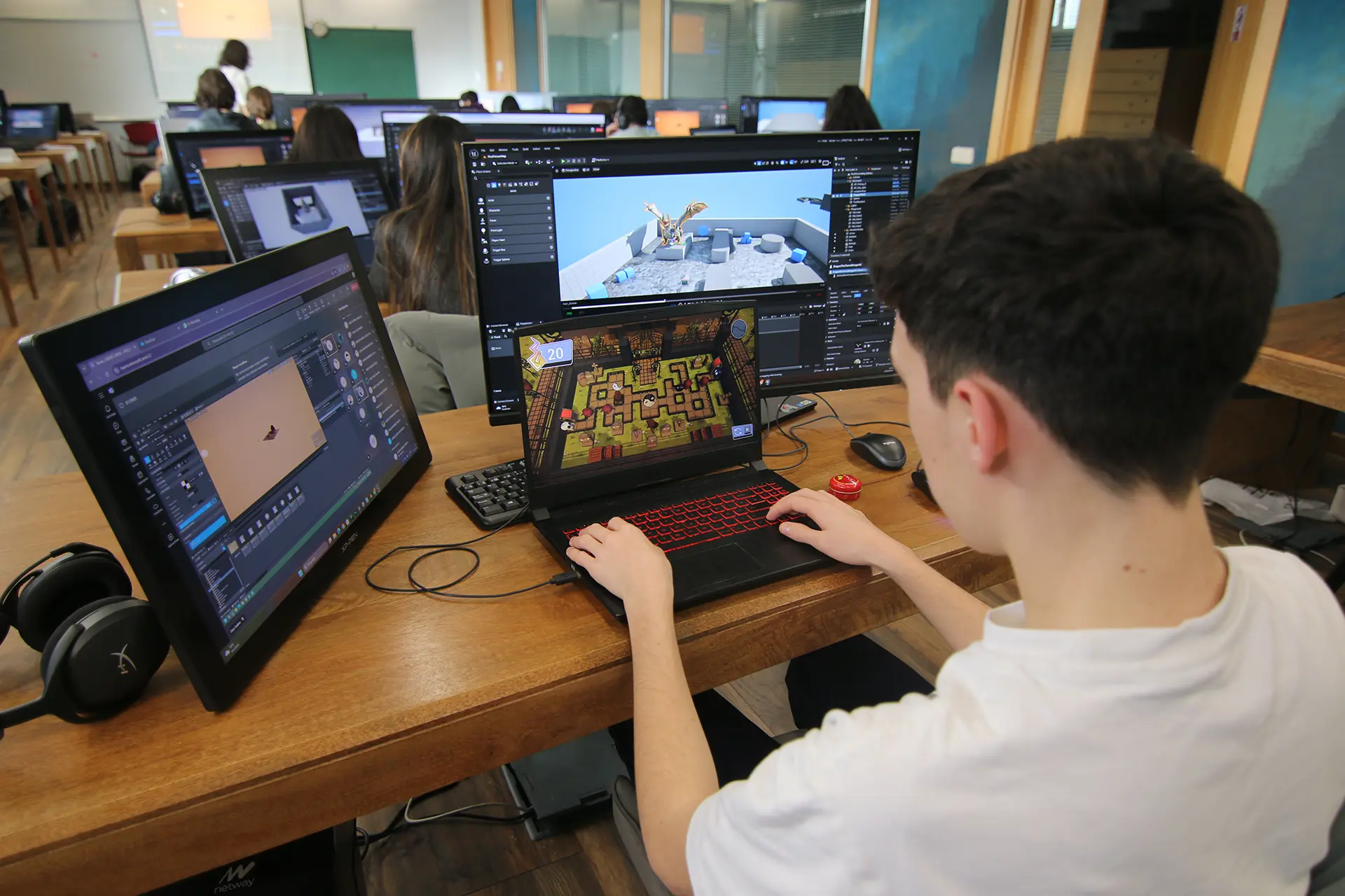 Animaciones 3d copia · FP Animación 3D Videojuegos · A Coruña · ef Business School · Galicia