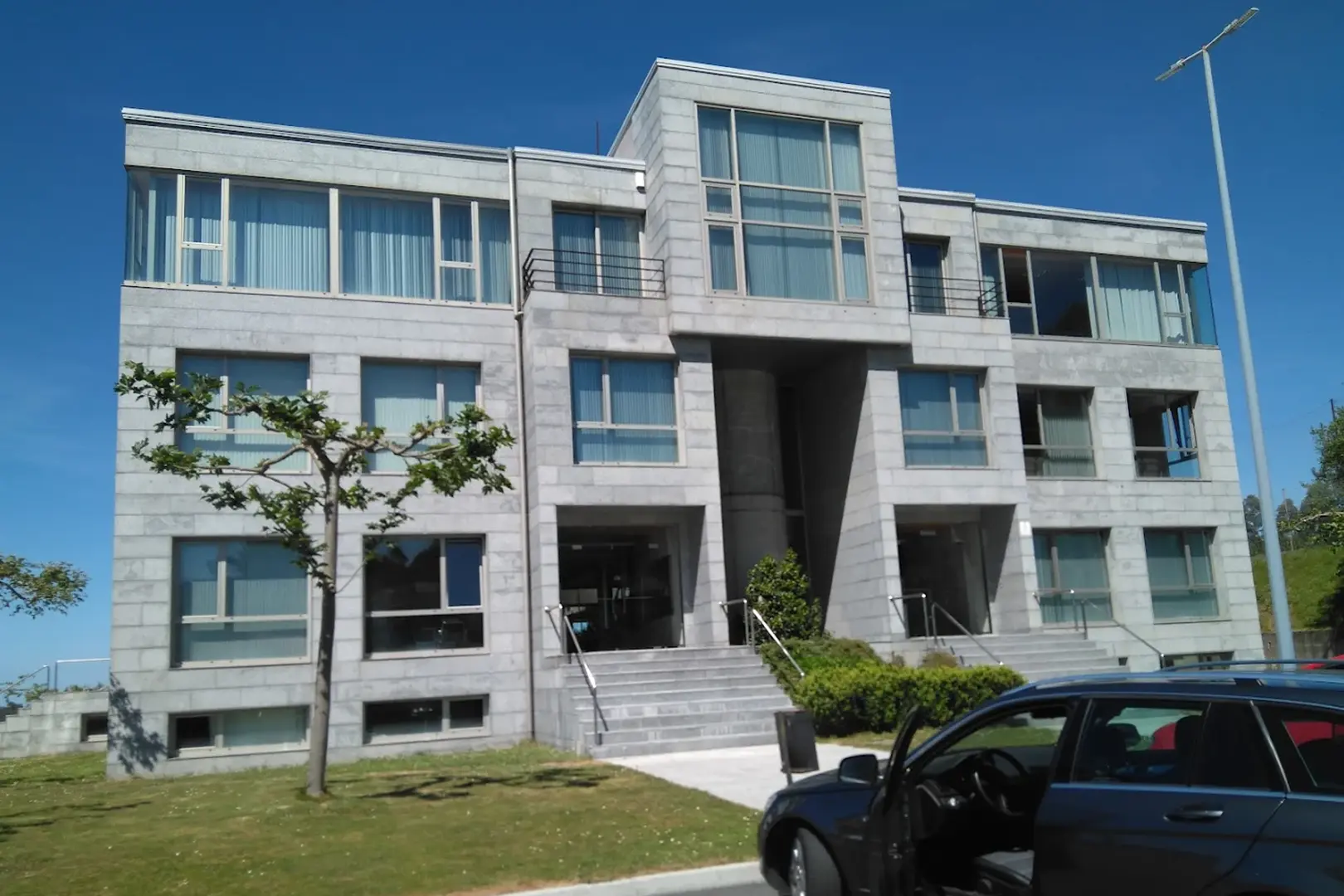 Fachada cesuga · ef Business School · Oleiros A Coruña