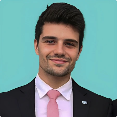 Carlos Álvarez